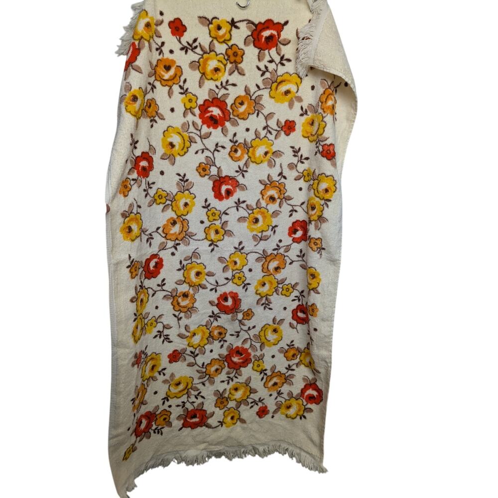 Vintage 1960s/70s Springmaid Fringe Bath Towel Cream Orange Floral GrannyCottage